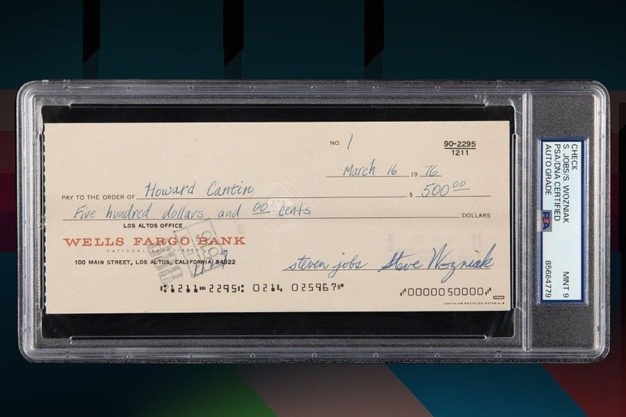 Tấm séc đầu tiên và bo mạch Apple-1 được đấu giá hơn 5 triệu USD