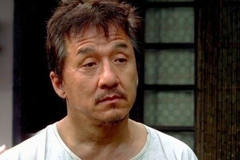 Thành Long gây sốt mạng xã hội