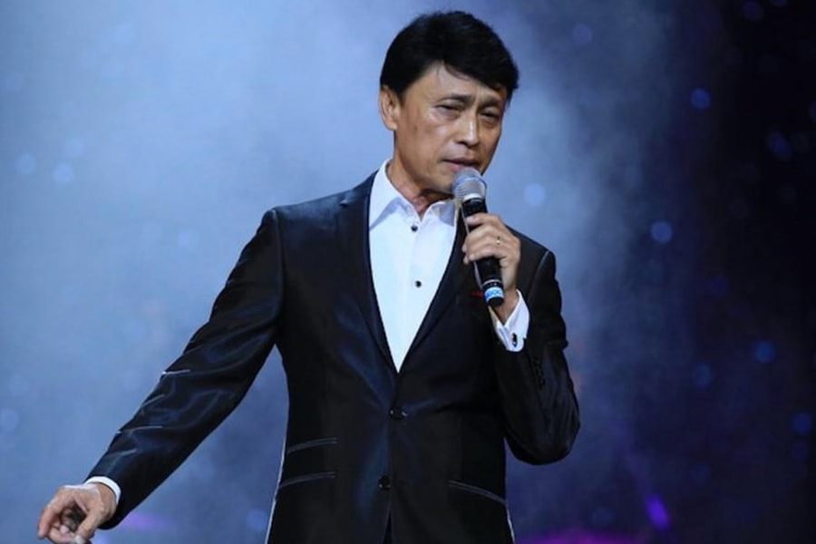 Nam danh ca vừa ly hôn ở tuổi U80: Đi hát từ 4 tuổi, từng điều trị ung thư