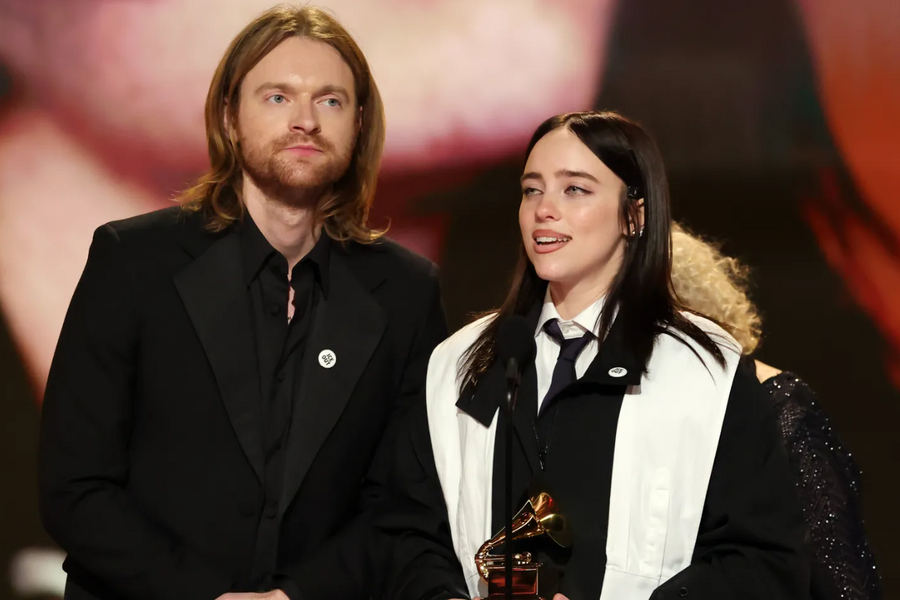 Grammy 2026: Ca khúc của năm gọi tên ‘Wildflower’