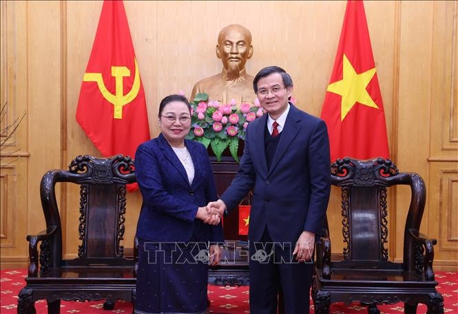 Thắt chặt gắn kết chiến lược trong đào tạo cán bộ giữa Việt Nam và Lào