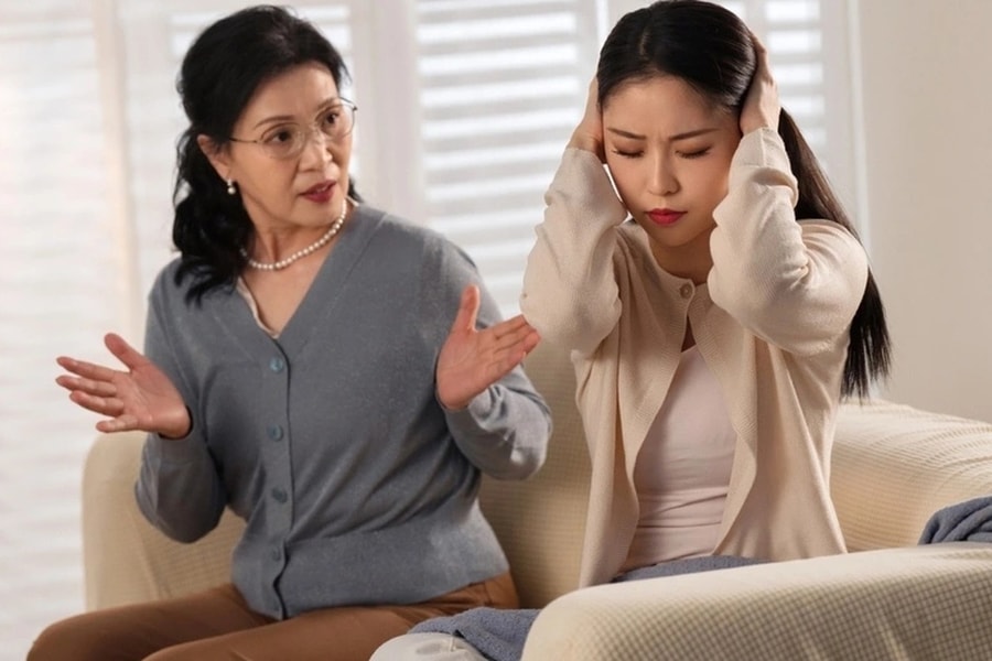 Cho mẹ chồng mượn vàng cưới, 8 năm sau tôi sốc khi nhận tiền trả nợ