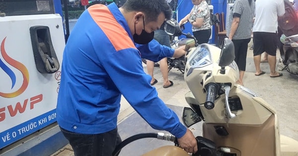 Diễn biến mới trên thị trường xăng dầu, xuất hiện bán cầm chừng dầu diesel