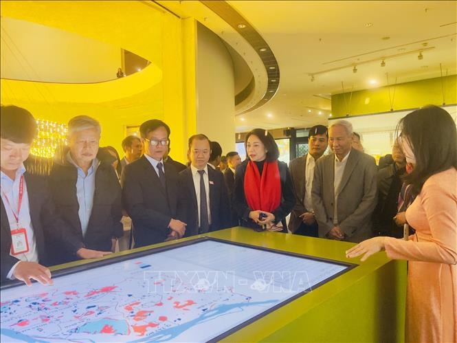 Khai mạc trưng bày 'Long Mã khai văn' chào xuân Bính Ngọ 2026