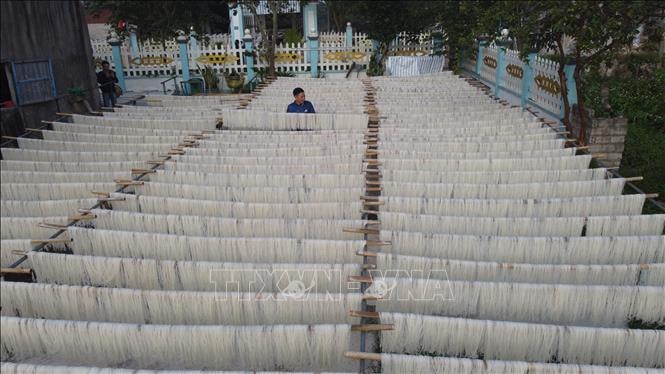 Các làng nghề rộn ràng vào vụ Tết