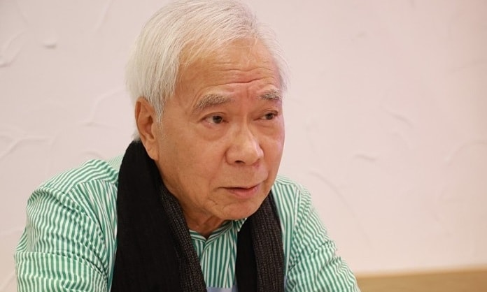 Tài tử 76 tuổi chuyển nhà 'để quên bạn gái cũ'