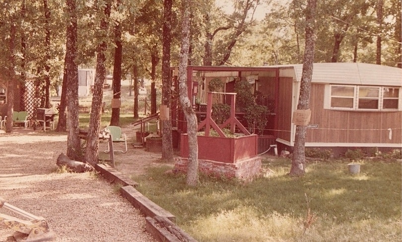 Bí mật rợn người trong sân nhà của 'góa phụ đen' có 5 chồng