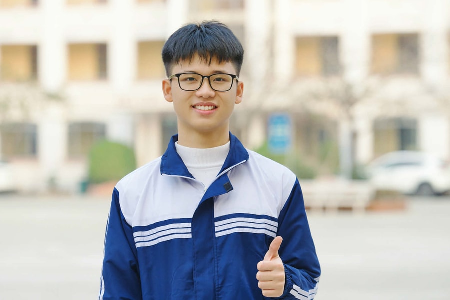 'Cỗ máy' giải Toán là thủ khoa thi đánh giá tư duy Bách khoa