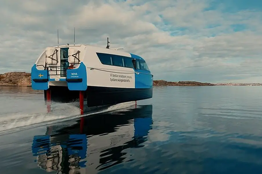 Phà điện cánh ngầm hoàn thành chuyến đi biển dài nhất thế giới