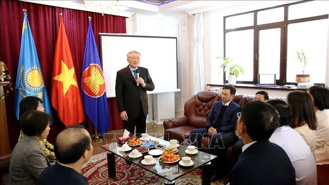 Tăng cường hợp tác ngành tài chính-tiền tệ giữa Việt Nam và Kazakhstan