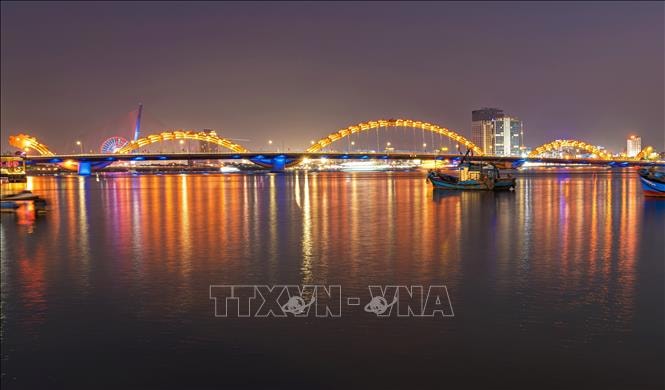 Đến Đà Nẵng thưởng thức cầu Rồng phun nước, phun lửa và quay nhịp cầu Sông Hàn