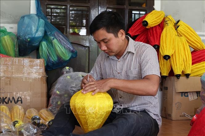 Bỏ phố về làng: Khi người trẻ mở lối, nghề truyền thống hồi sinh