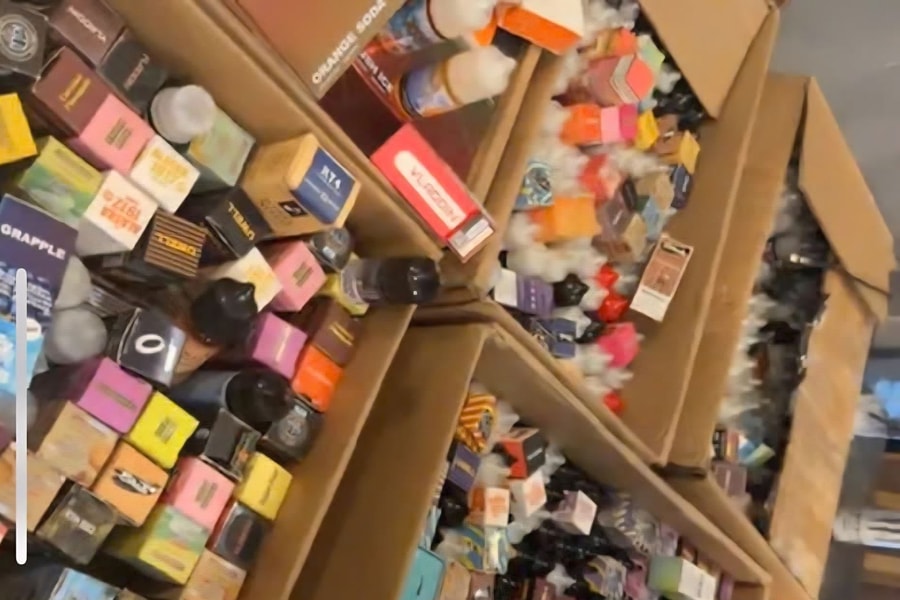 TP Hồ Chí Minh triệt phá đường dây buôn bán thuốc lá điện tử quy mô lớn