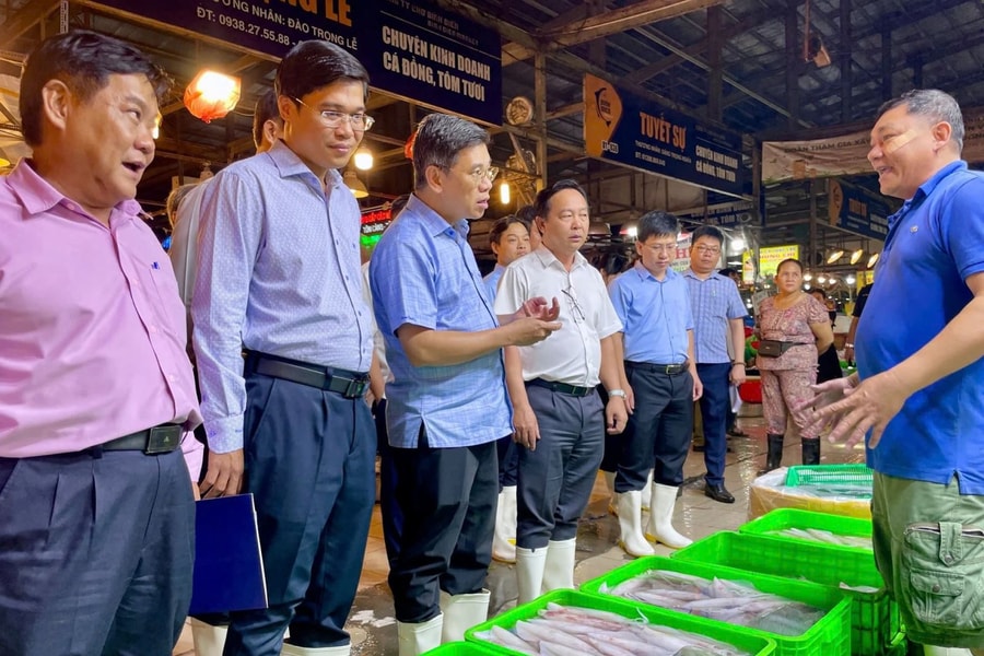 TP Hồ Chí Minh kiểm soát an toàn thực phẩm mùa Tết - Bài 3: Chặn rủi ro ngay từ 'cửa ngõ' chợ đầu mối