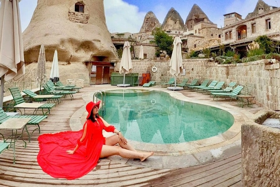 Khách Việt chi gần 150 triệu đồng du lịch châu Âu trong dịp Tết Nguyên đán