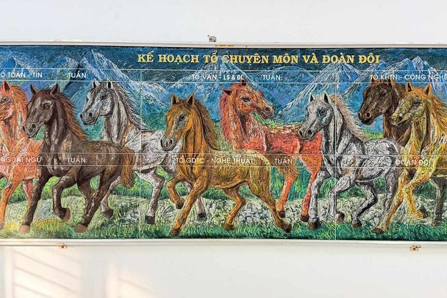 Tranh vẽ ngựa bằng phấn màu của cô giáo mỹ thuật gây sốt