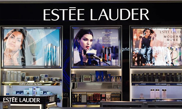 Estée Lauder bị phạt 750.000 CAD vì bán mỹ phẩm chứa 'hóa chất vĩnh cửu'