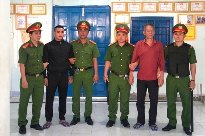 Hai cha con bị bắt sau vụ đánh người trên đảo Phú Quý