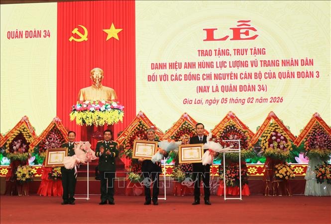 Quân đoàn 34 tổ chức Lễ trao tặng, truy tặng danh hiệu Anh hùng Lực lượng vũ trang nhân dân