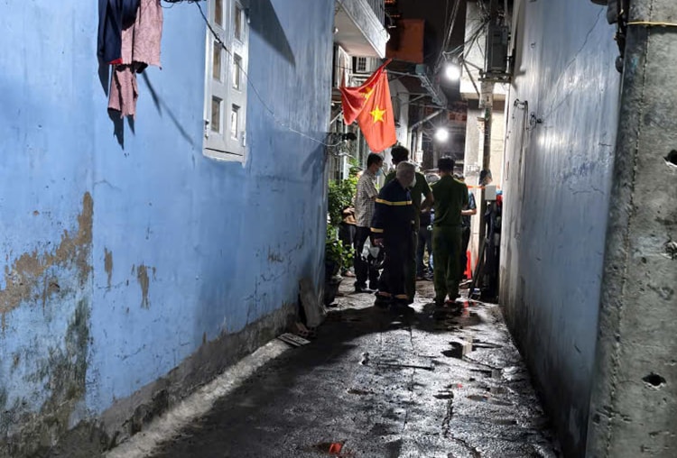 TP Hồ Chí Minh: Cháy nhà trong hẻm, ba mẹ con tử vong