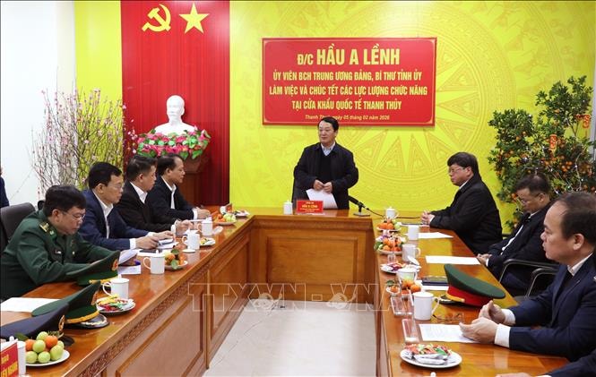 Không để ùn tắc hàng hóa trong những ngày cao điểm dịp Tết