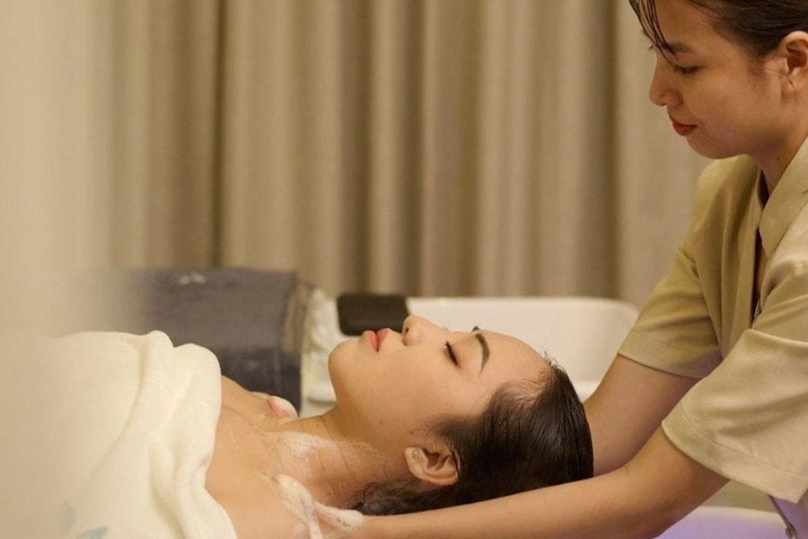 Gội đầu tiệm Việt Nam gây sốt mạng Trung Quốc, được khen đỉnh nhất thế giới