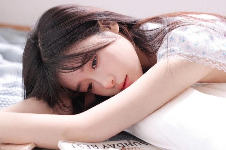 Lấy chồng lười "yêu", tôi trượt dài sau nụ hôn với đồng nghiệp kém 10 tuổi