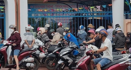 Đưa rước con thế nào để tránh 'đậu xe vỉa hè bị phạt 600 nghìn đồng'?