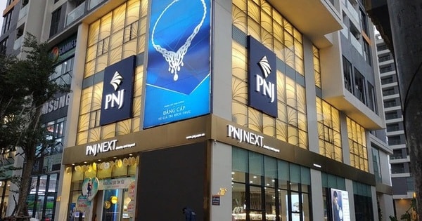 Giá vàng lập đỉnh, PNJ “bỏ túi” gần 10.000 tỷ đồng trong quý IV