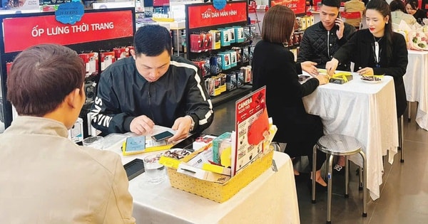 TPHCM tăng tốc chuyển đổi số: Phổ cập smartphone, thử nghiệm trợ lý AI ở cấp xã