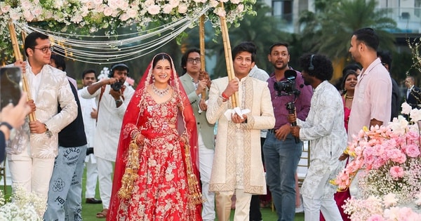 Cặp đôi Ấn Độ "mở màn" cho du lịch cưới Đà Nẵng