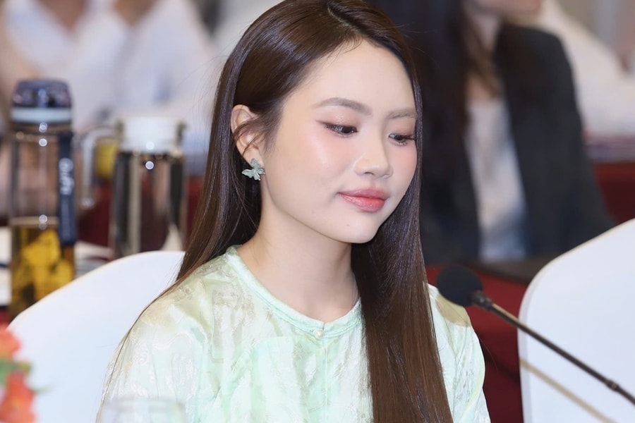 Phương Mỹ Chi kể 'bị lăng mạ, xúc phạm trên mạng' với Bí thư TP.HCM