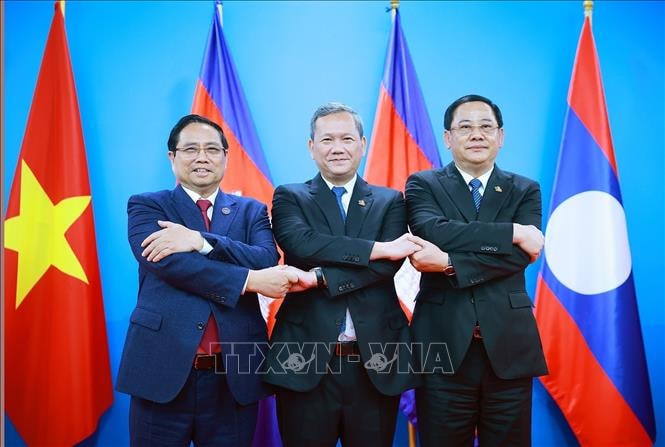 Cuộc gặp giữa Thủ tướng ba nước Việt Nam- Lào- Campuchia