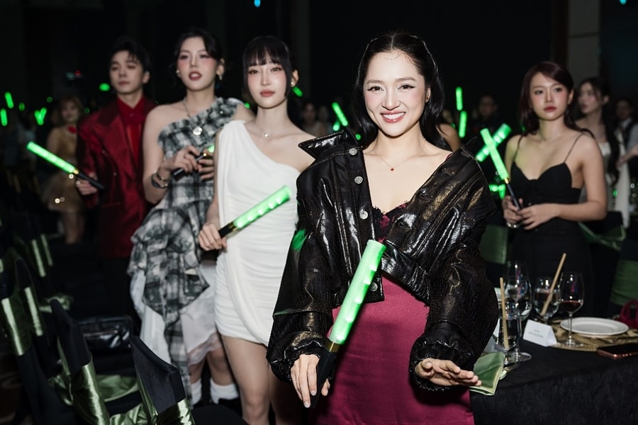 Hơn 100 nghệ sĩ dự đêm hội cuối năm DatVietVAC