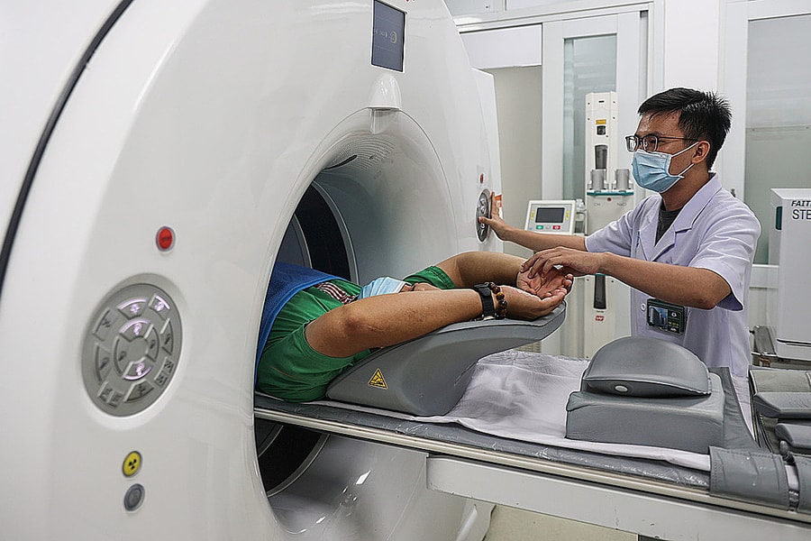 Chụp X-quang vài giây, bệnh viện phải 'treo' kết quả đủ 6 phút