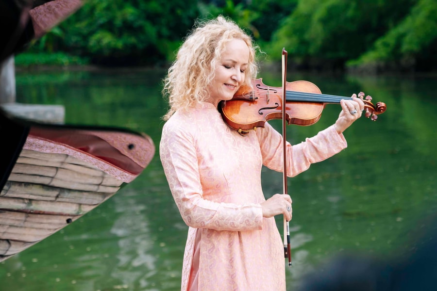 Nhóm nhạc châu Âu quay MV ở Ninh Bình