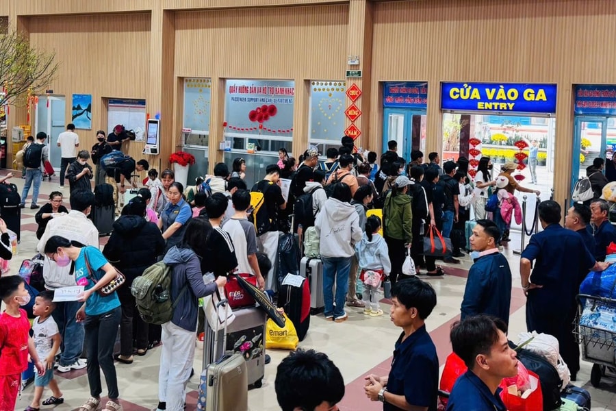 TP Hồ Chí Minh: 74 hành khách đến ga chậm tàu những ngày cận Tết