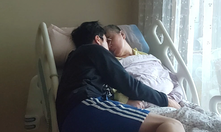 Cuộc đời mắc kẹt của những người con một