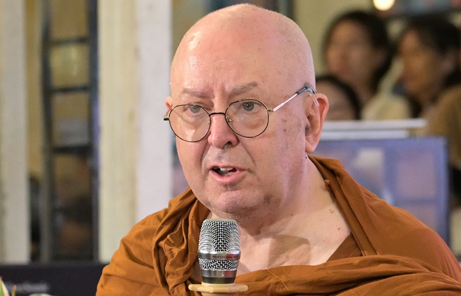 5 cuốn sách nuôi dưỡng an nhiên của thiền sư Ajahn Brahm