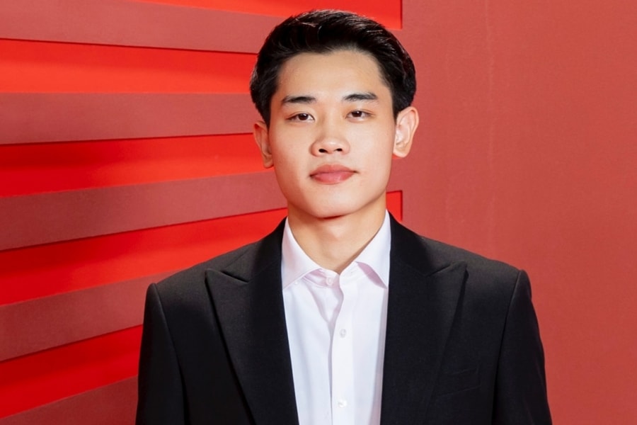 Cầu thủ Đình Bắc cùng dàn sao dự thảm đỏ