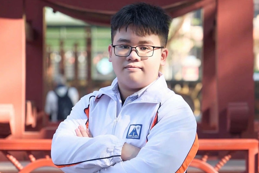 Nam sinh lớp 8 đỗ thủ khoa Vật lý lớp 9