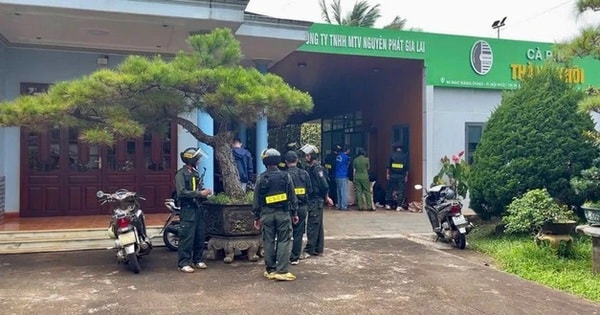 Bắt tạm giam giám đốc chi nhánh và một nhân viên vụ sản xuất cà phê giả