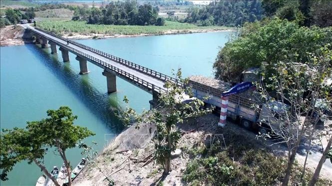 Cầu Đăk Pơ Kơ xuống cấp ảnh hưởng lớn đến vận chuyển nông sản tại Gia Lai