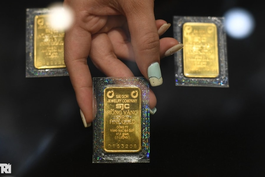 Đu đỉnh vàng giá gần 192 triệu đồng/lượng, khách lỗ 15 triệu đồng