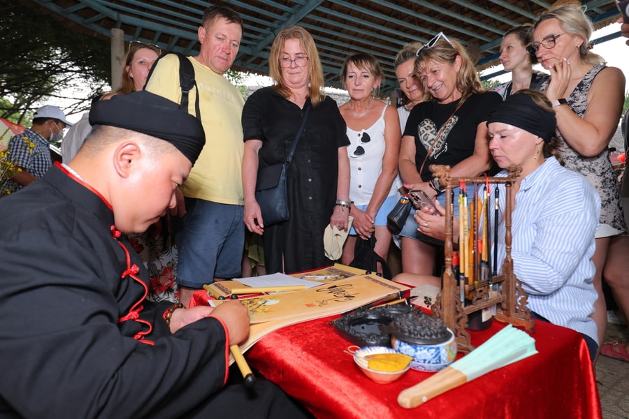 Khách Tây bất ngờ về triết lý phong thuỷ của người Việt