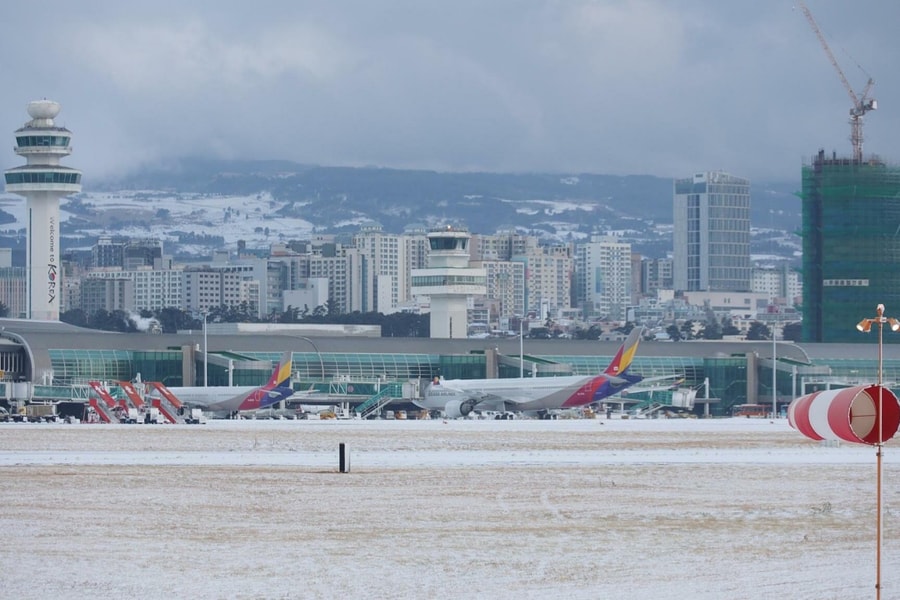 11.000 khách mắc kẹt tại sân bay Jeju