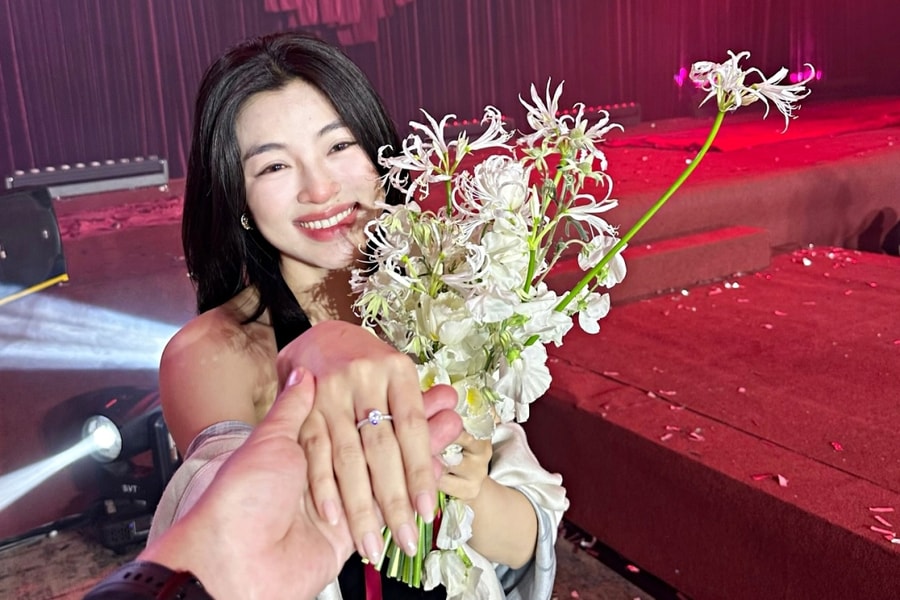 Lan Thy 'Em và Trịnh' nhận lời cầu hôn