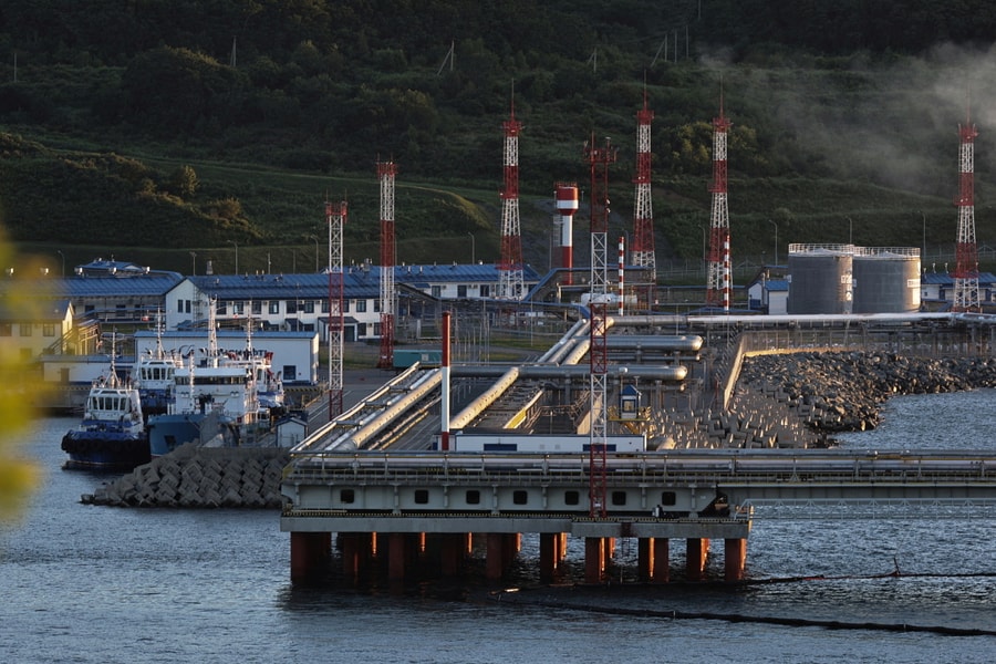 Các nhà máy lọc dầu Ấn Độ dừng đặt mua dầu Nga