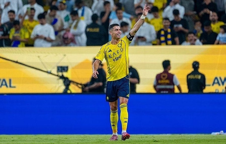 Huyền thoại Morocco: 'Ronaldo nên biết ơn Arab Saudi'