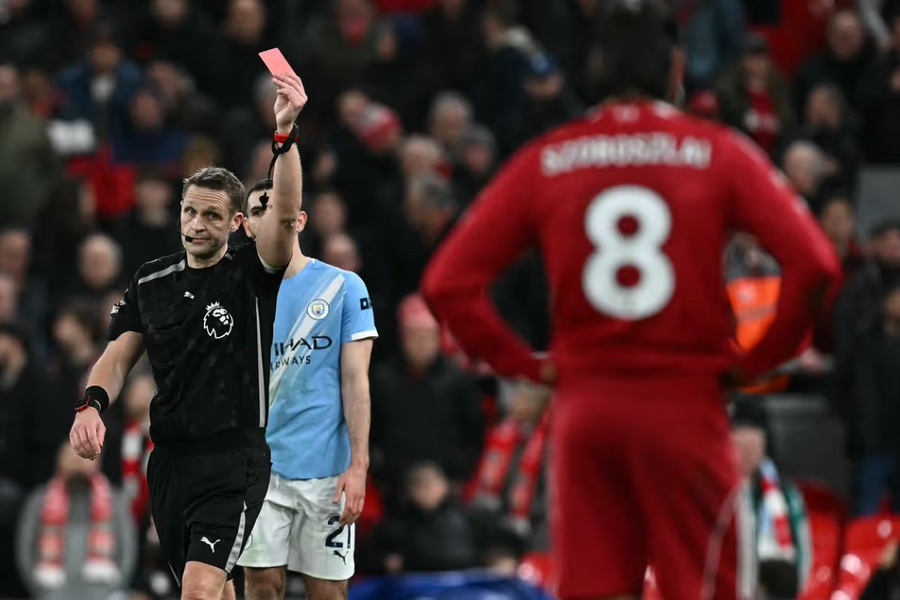 8 điểm nhấn vòng 25 Ngoại hạng Anh